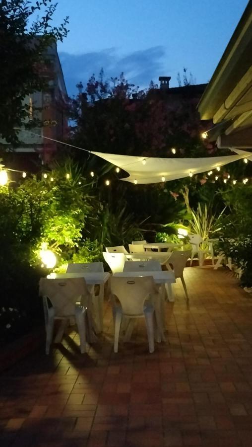 Hotel Villa Lilla Desenzano del Garda Dış mekan fotoğraf